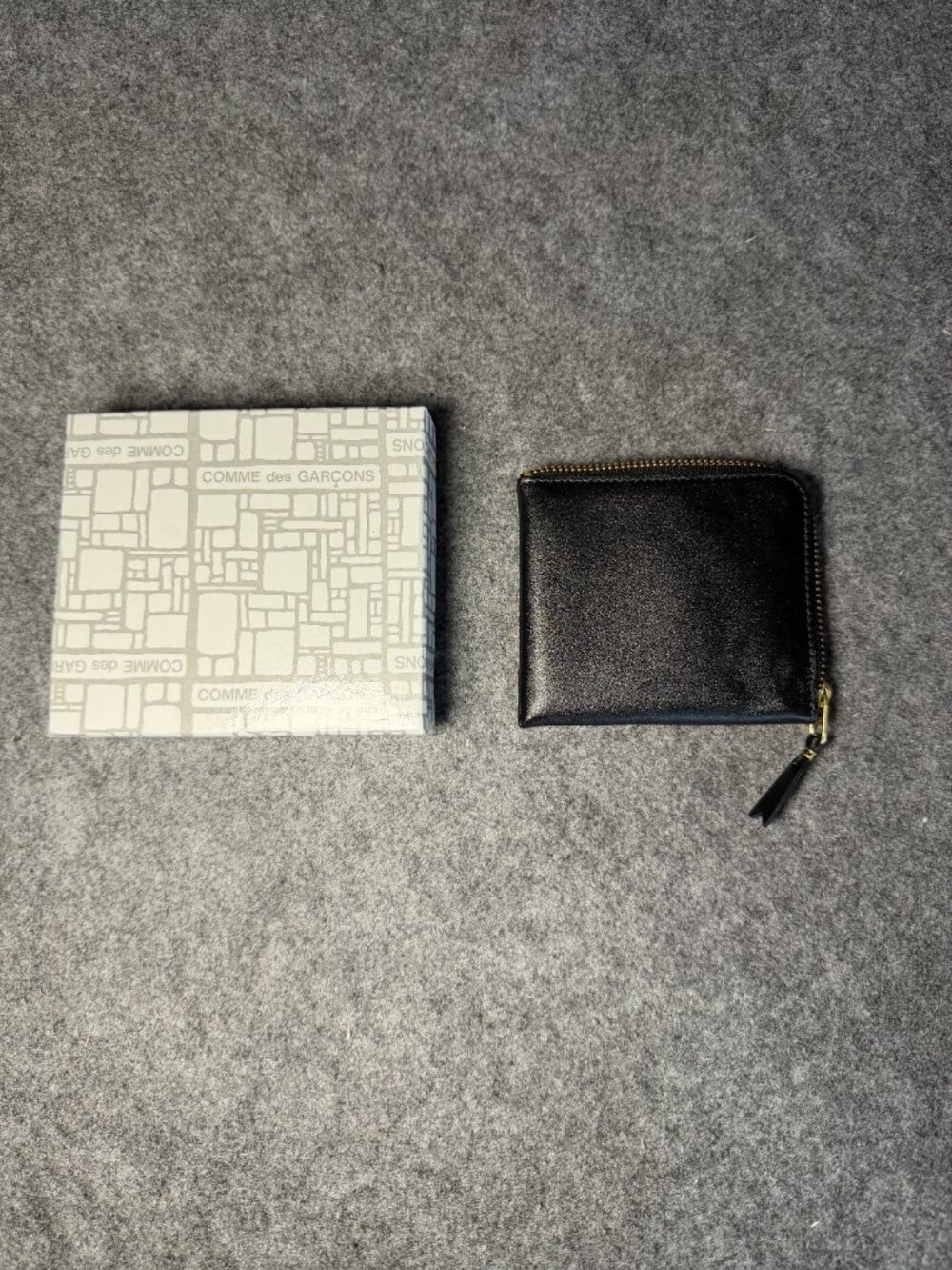 Comme des Garçons Black Leather Zip Wallet New in Box Rare Designer Piece